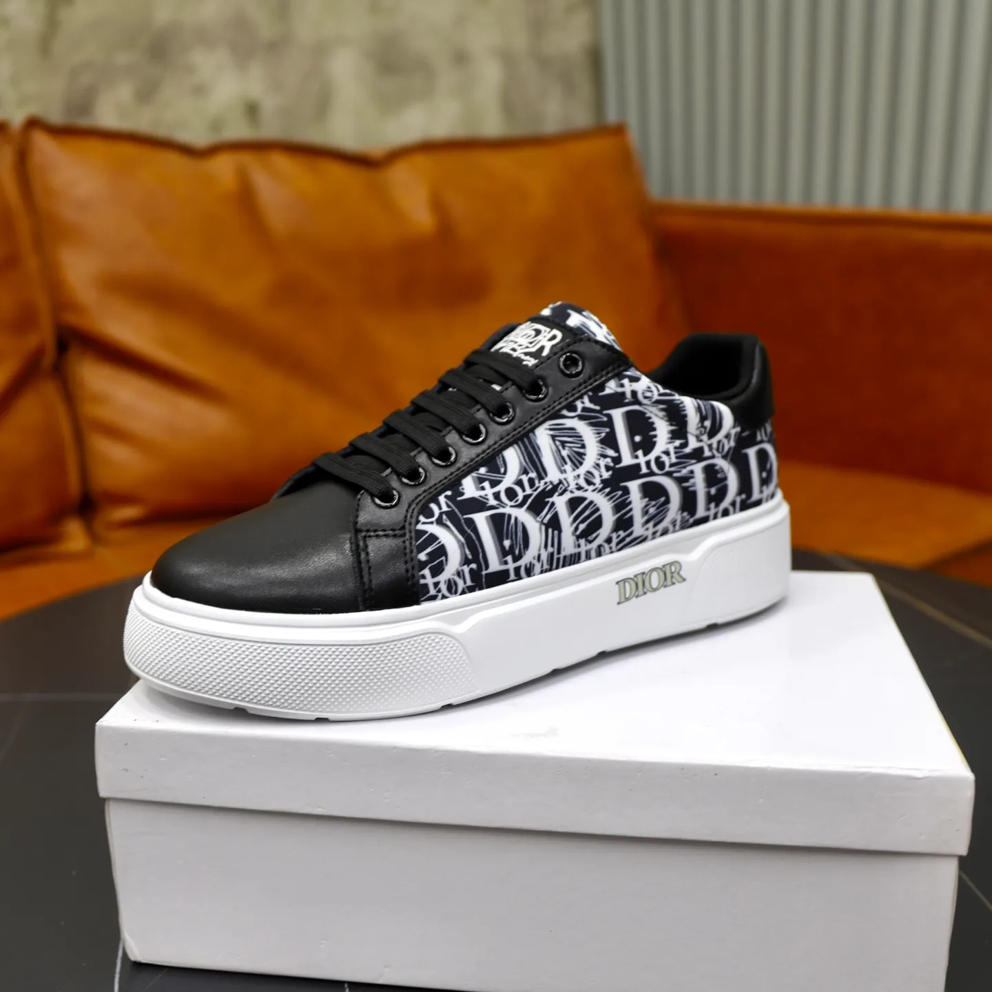Ex-factory price: 440💰🙅‍♂️🙅‍♂️🙅‍♂️ Brand: Dior DIOR Standard code: 38-44 (45 customized) Grade: Same as the official website Material: Original fabric Comfortable lining Lightweight wear-resistant outsole Style category: Men's fashionable casual shoes Running sneakers Distinguished luxury brand elements Top luxury Color: Actual picture color